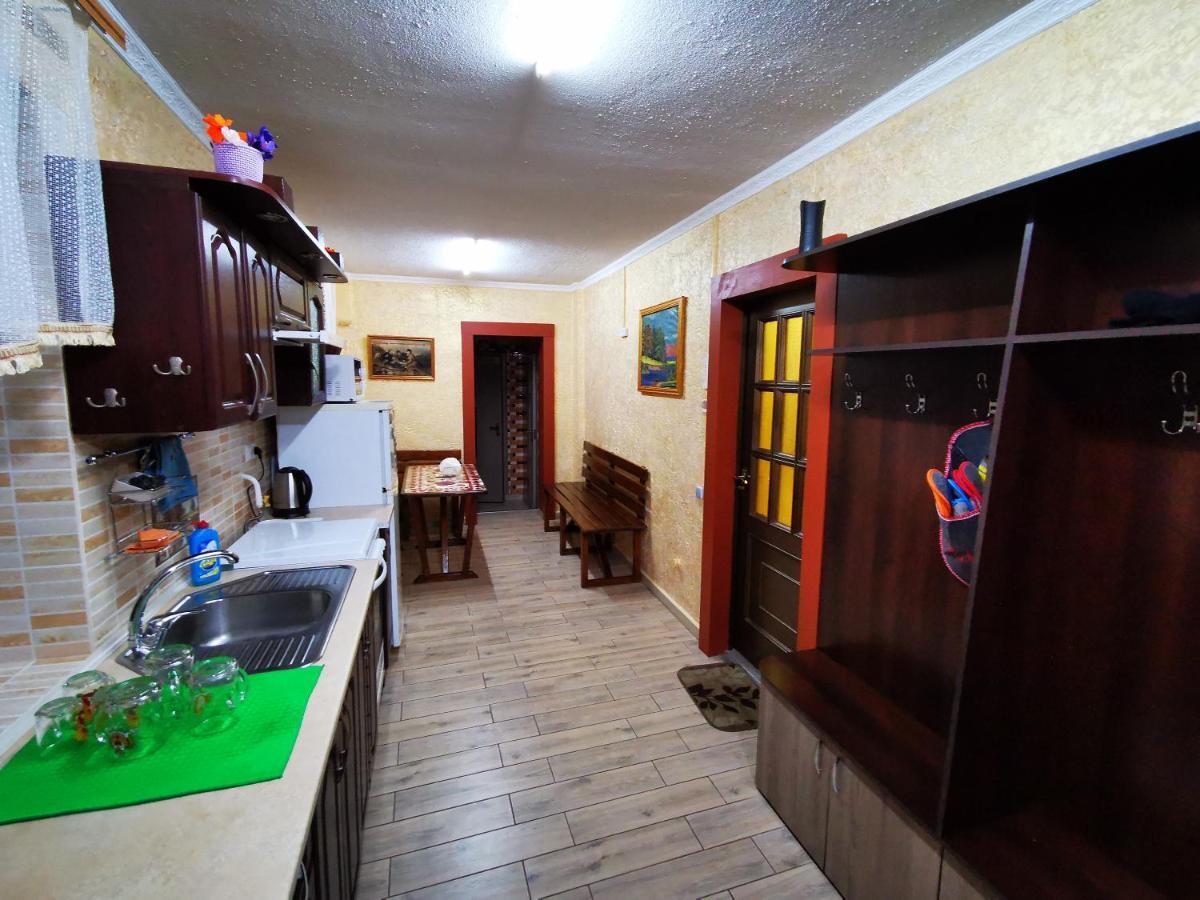 Міні Квартал Hotell Yahotyn Exteriör bild