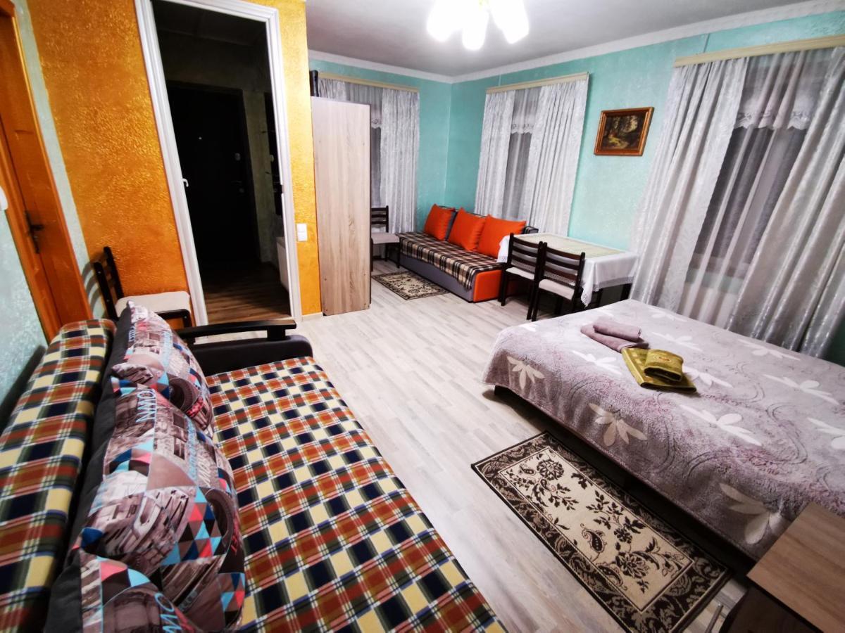 Міні Квартал Hotell Yahotyn Exteriör bild